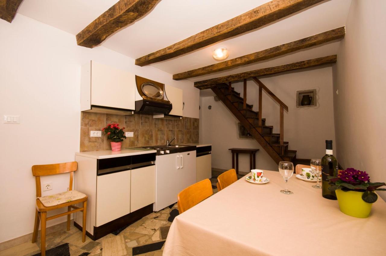 Holiday Home Trostova Kuca بازين المظهر الخارجي الصورة